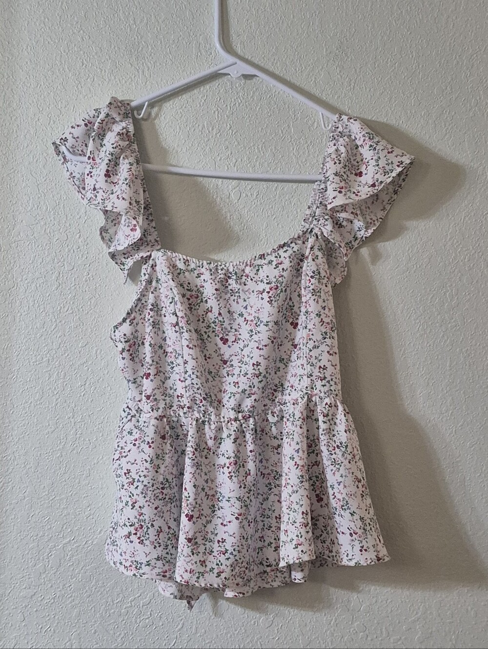 SHEIN White Floral Ruffle-Strap Peplum Camisole with Pink & Green